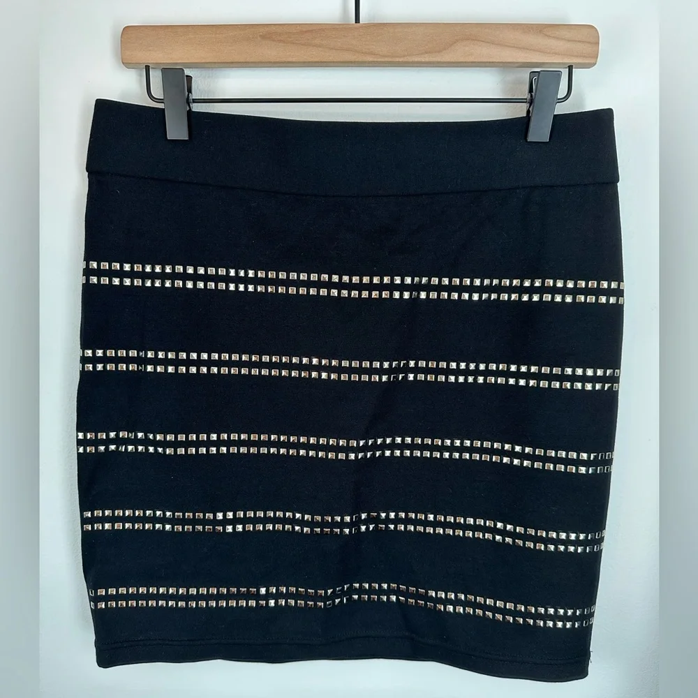 INC INTERNATIONAL CONCEPTS Black Stretch Silver Studded Mini Skirt | Size 8 - Picture 1 of 8